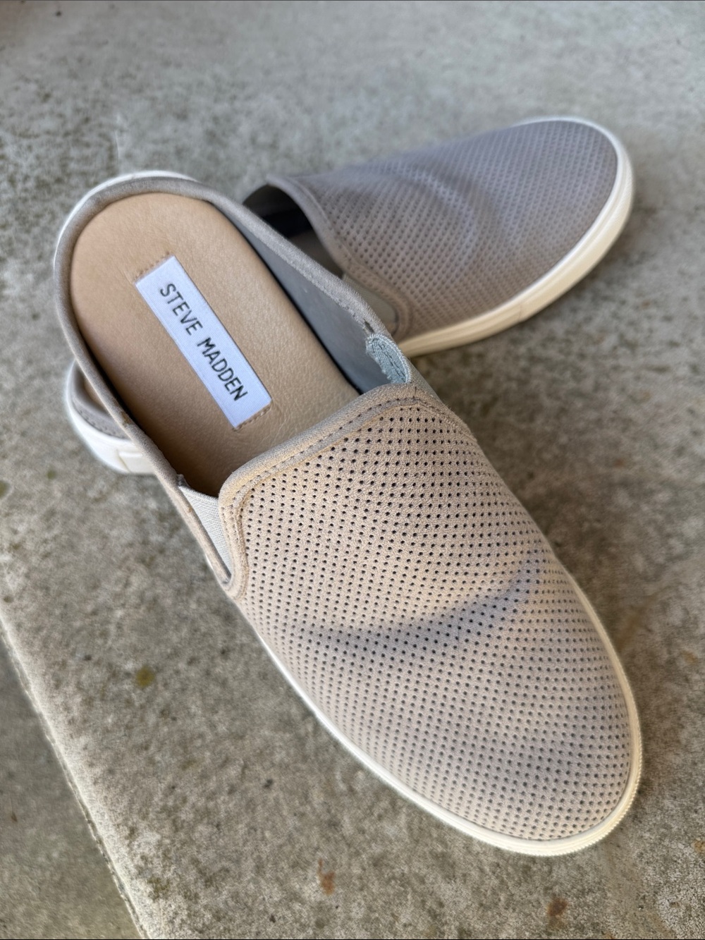 Steve Madden Gray Flats Slip-On Comfort, Size 9